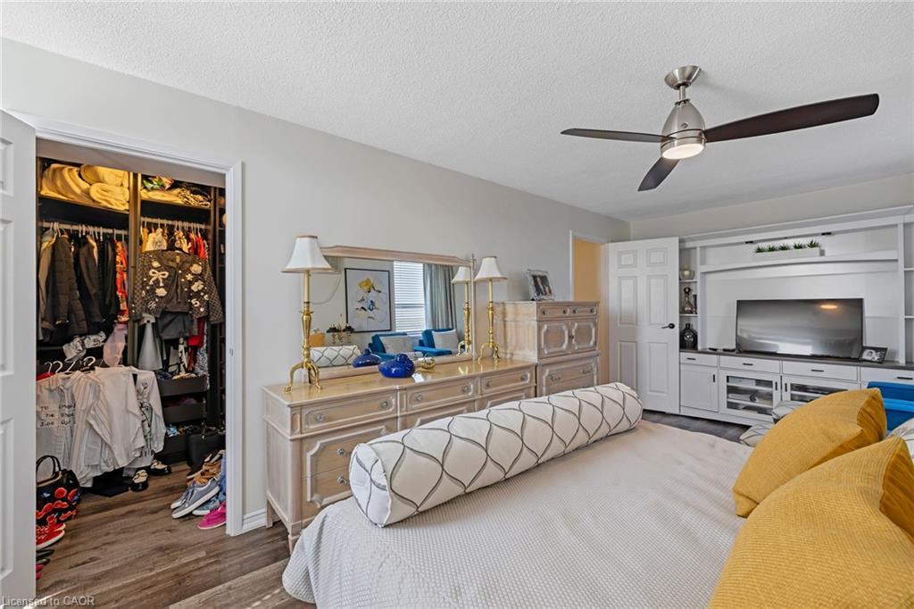 602-141 Church Street, St. Catharines, ON - Indoor Photo Showing Bedroom