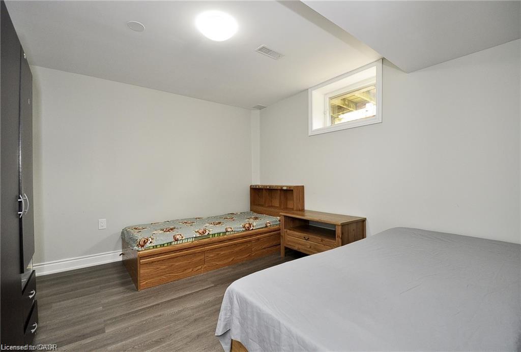 33 Bankside Drive, Kitchener, ON - Indoor Photo Showing Bedroom