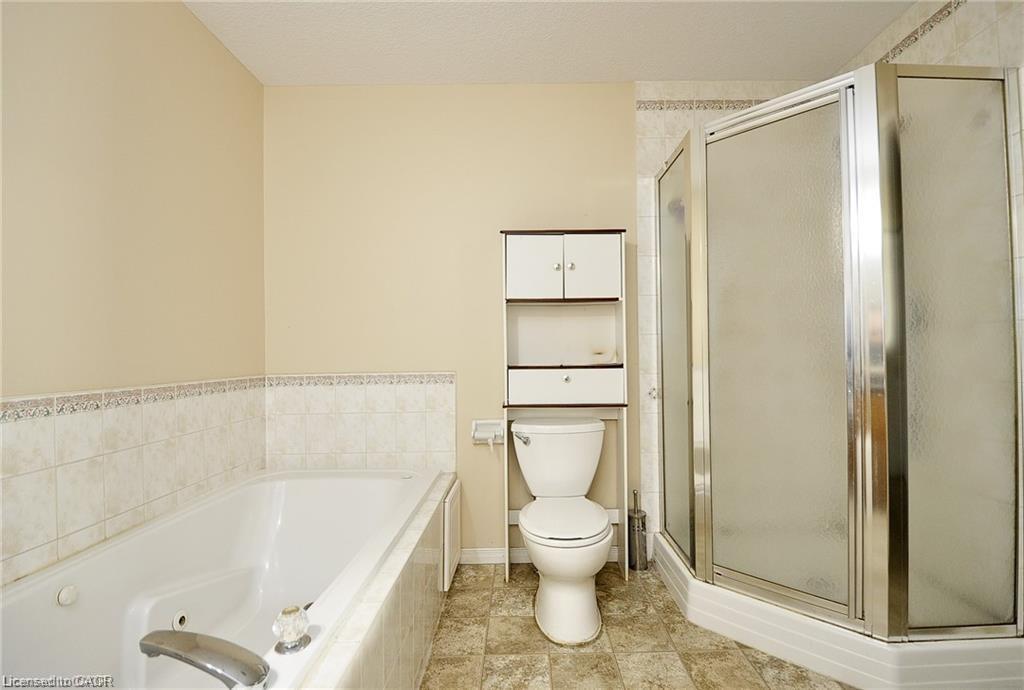 33 Bankside Drive, Kitchener, ON - Indoor Photo Showing Bathroom