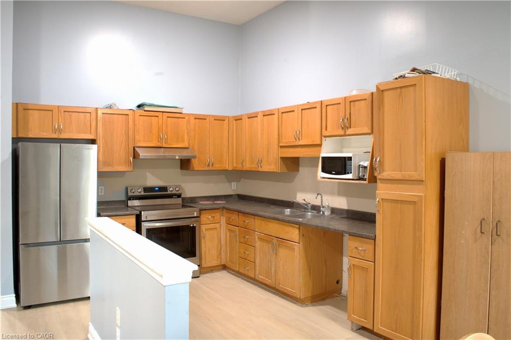 33 Bankside Drive, Kitchener, ON - Indoor Photo Showing Kitchen With Double Sink