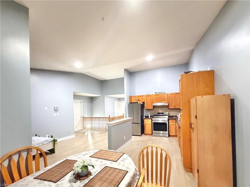 33 Bankside Drive, Kitchener, ON - Indoor Photo Showing Dining Room