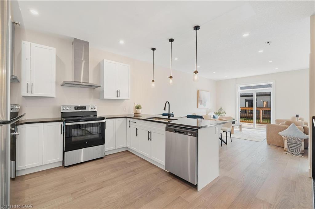 101-12 Washington Street, Norwich, ON - Indoor Photo Showing Kitchen With Upgraded Kitchen