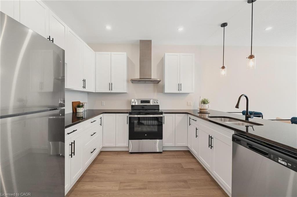 101-12 Washington Street, Norwich, ON - Indoor Photo Showing Kitchen With Upgraded Kitchen