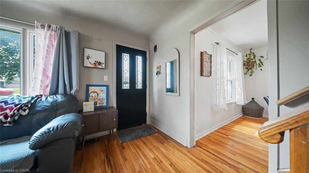 509 Queensway W, Simcoe, ON - Indoor