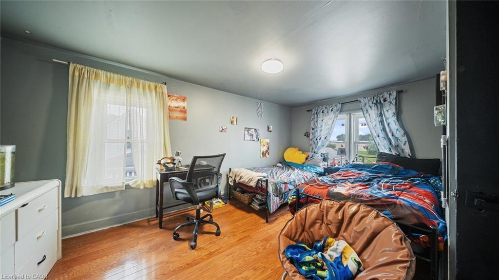 509 Queensway W, Simcoe, ON - Indoor Photo Showing Bedroom