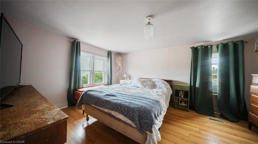 509 Queensway W, Simcoe, ON - Indoor Photo Showing Bedroom