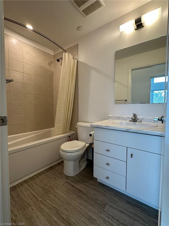 107-101 Golden Eagle Road, Waterloo, ON - Indoor Photo Showing Bathroom