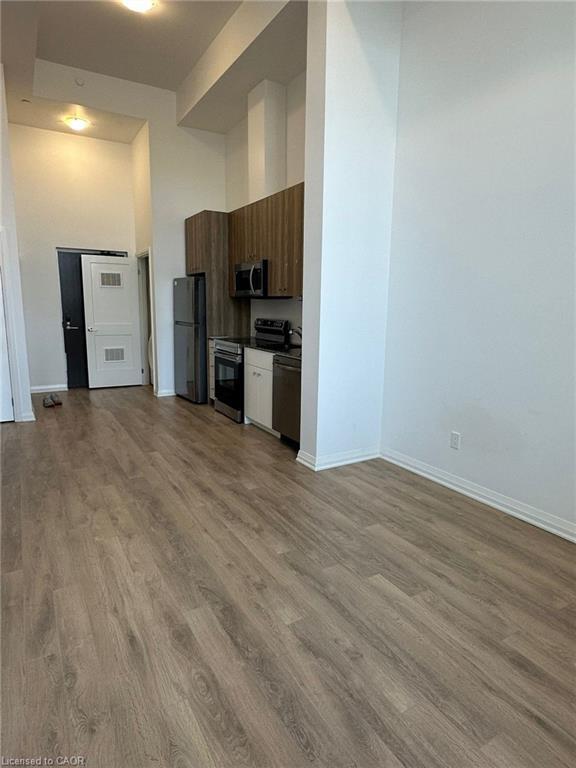 107-101 Golden Eagle Road, Waterloo, ON - Indoor Photo Showing Kitchen