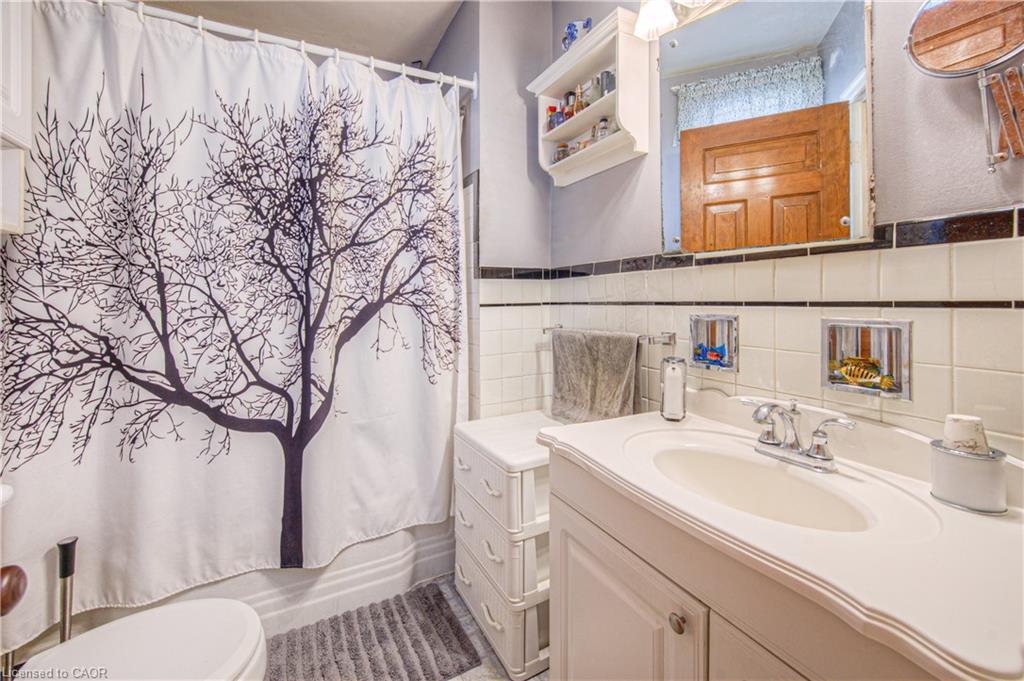 76 Roseview Avenue, Cambridge, ON