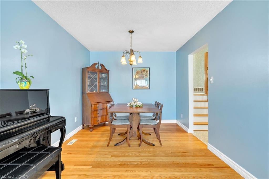 21 Willis Drive, Brampton, ON - Indoor Photo Showing Dining Room