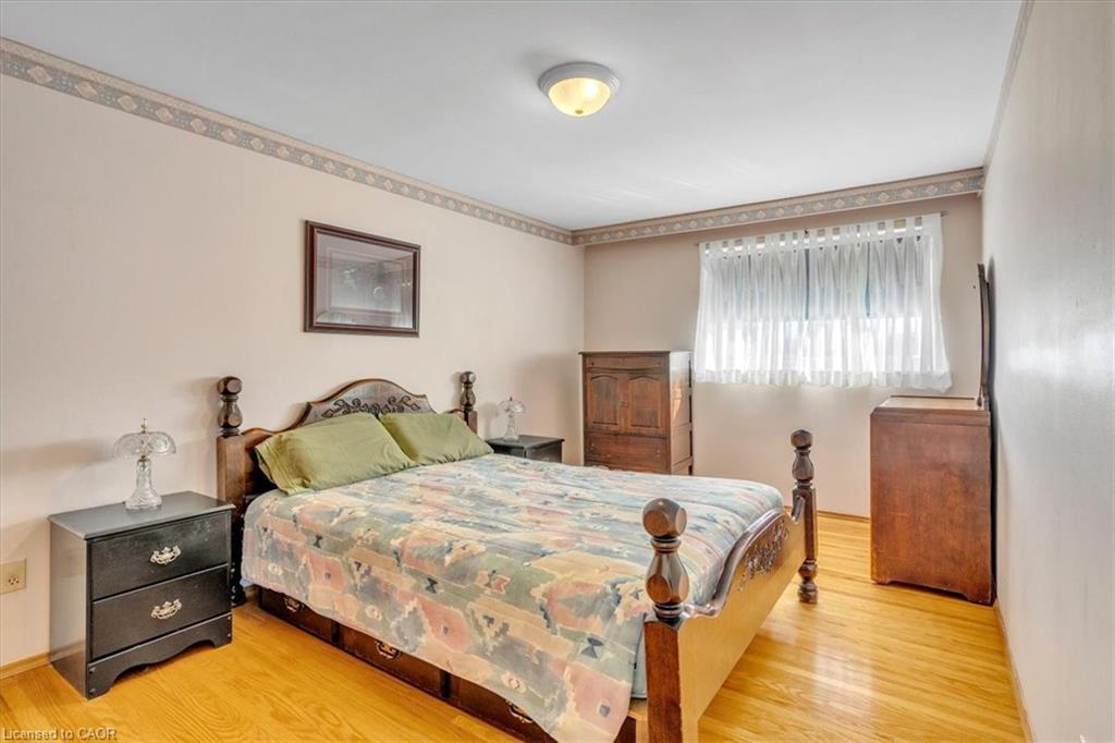 21 Willis Drive, Brampton, ON - Indoor Photo Showing Bedroom