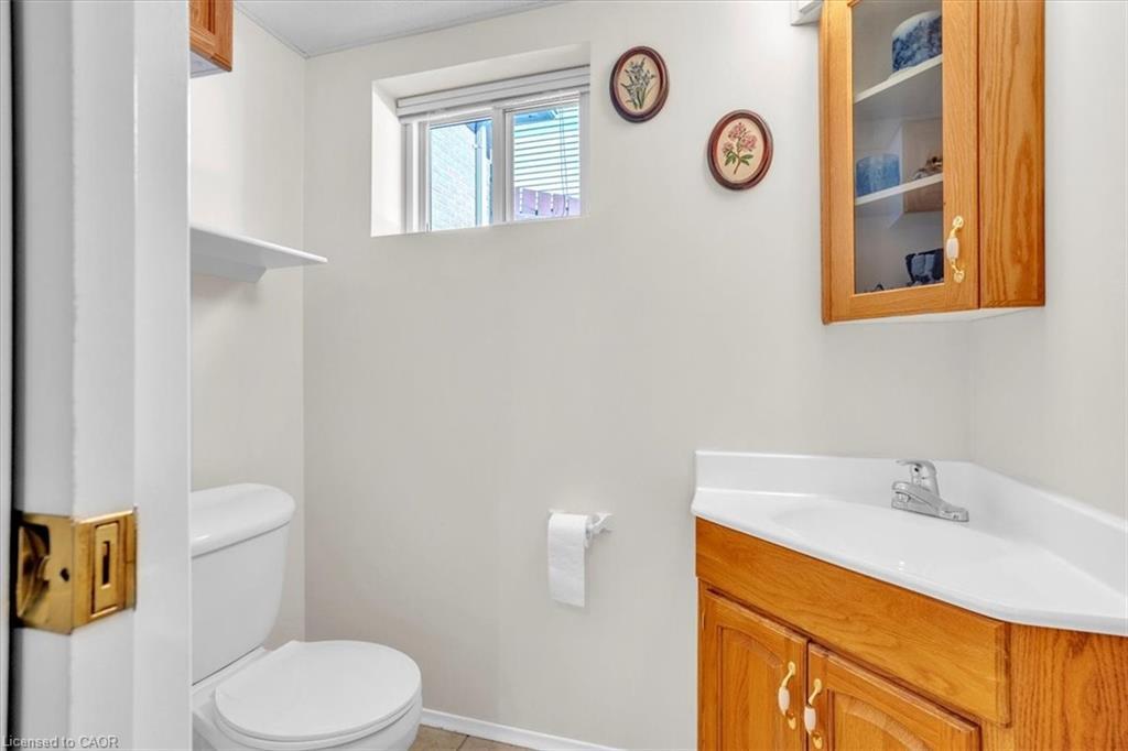 21 Willis Drive, Brampton, ON - Indoor Photo Showing Bathroom