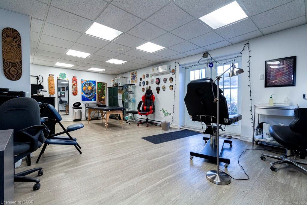 868 King Street W, Hamilton, ON