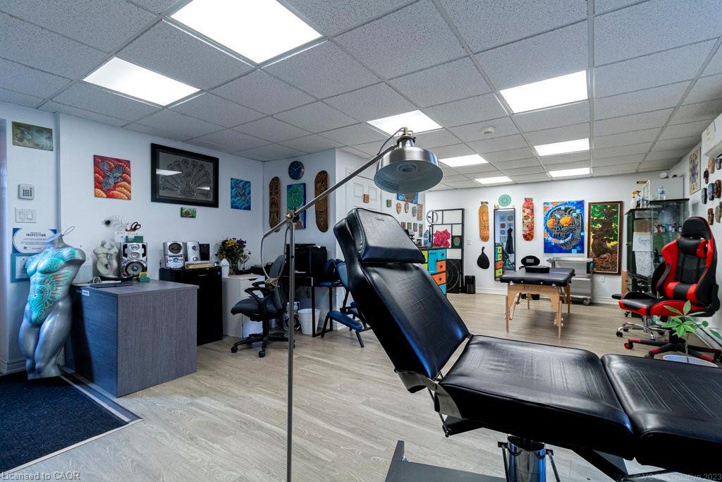 868 King Street W, Hamilton, ON