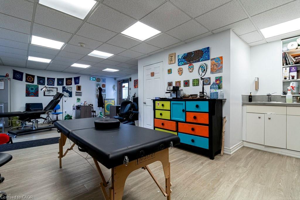 868 King Street W, Hamilton, ON