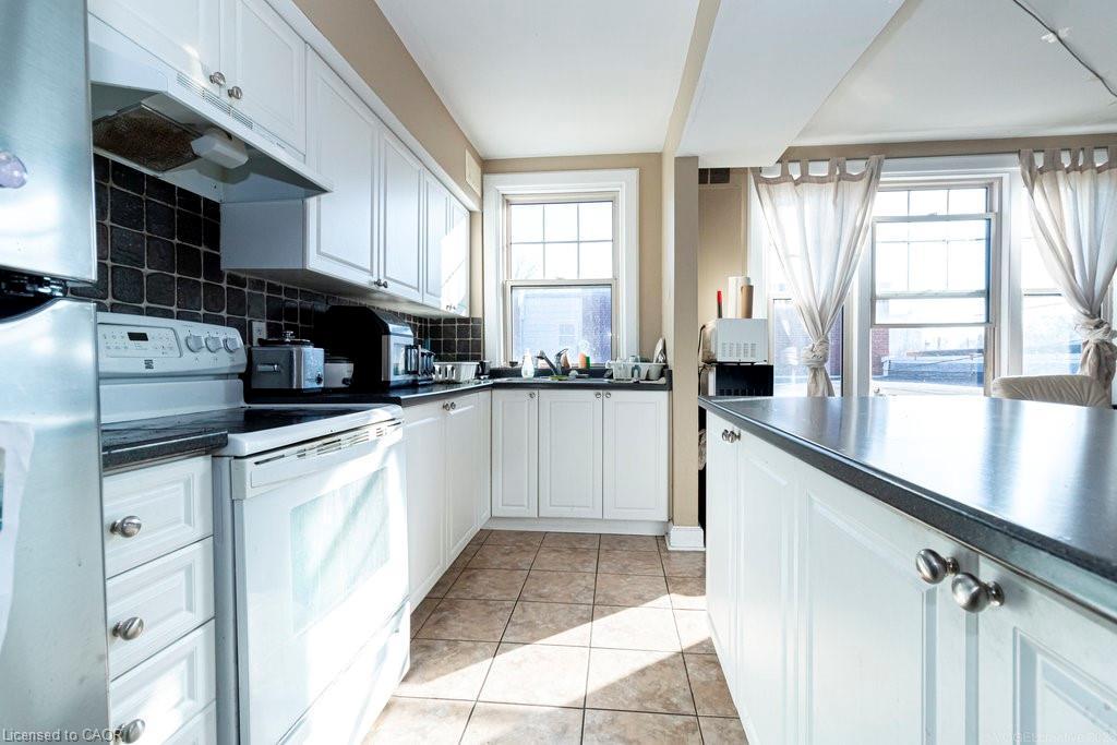 868 King Street W, Hamilton, ON