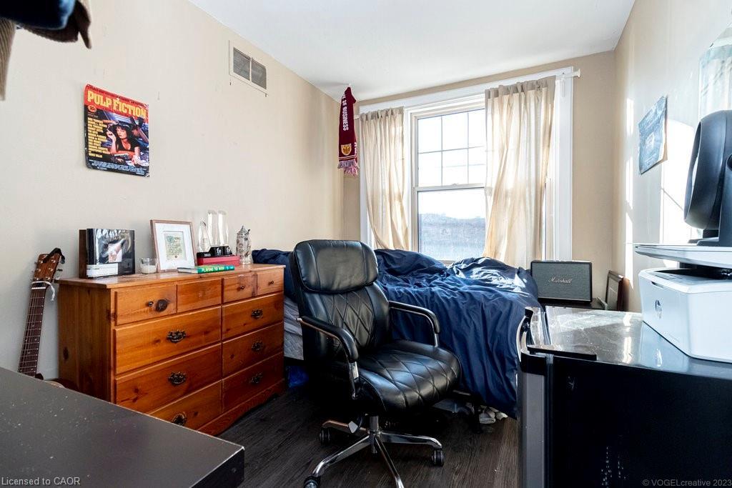 868 King Street W, Hamilton, ON