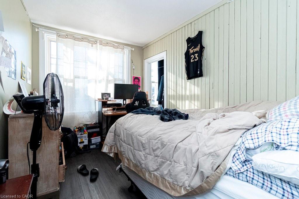 868 King Street W, Hamilton, ON