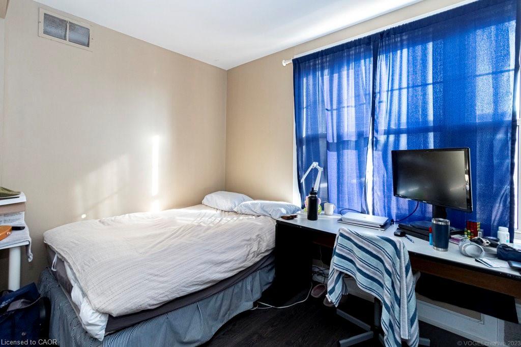 868 King Street W, Hamilton, ON