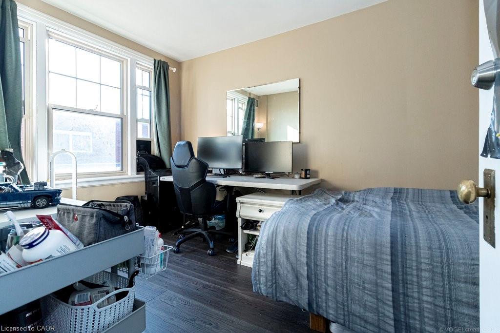 868 King Street W, Hamilton, ON