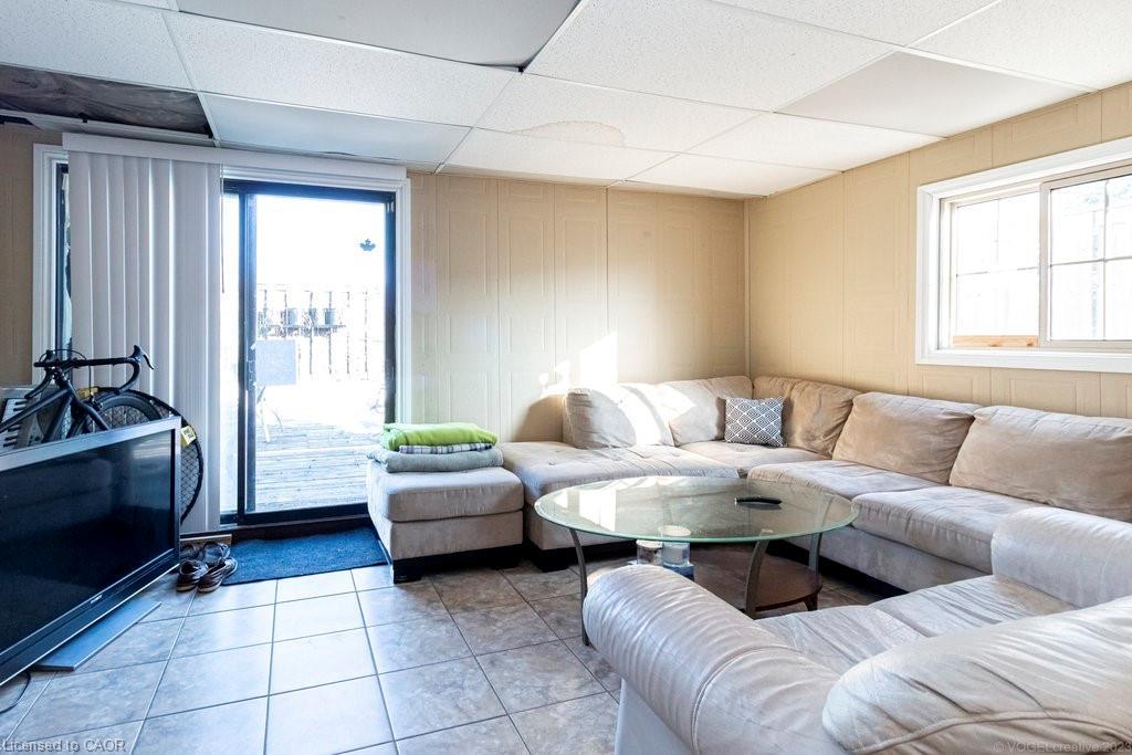 868 King Street W, Hamilton, ON