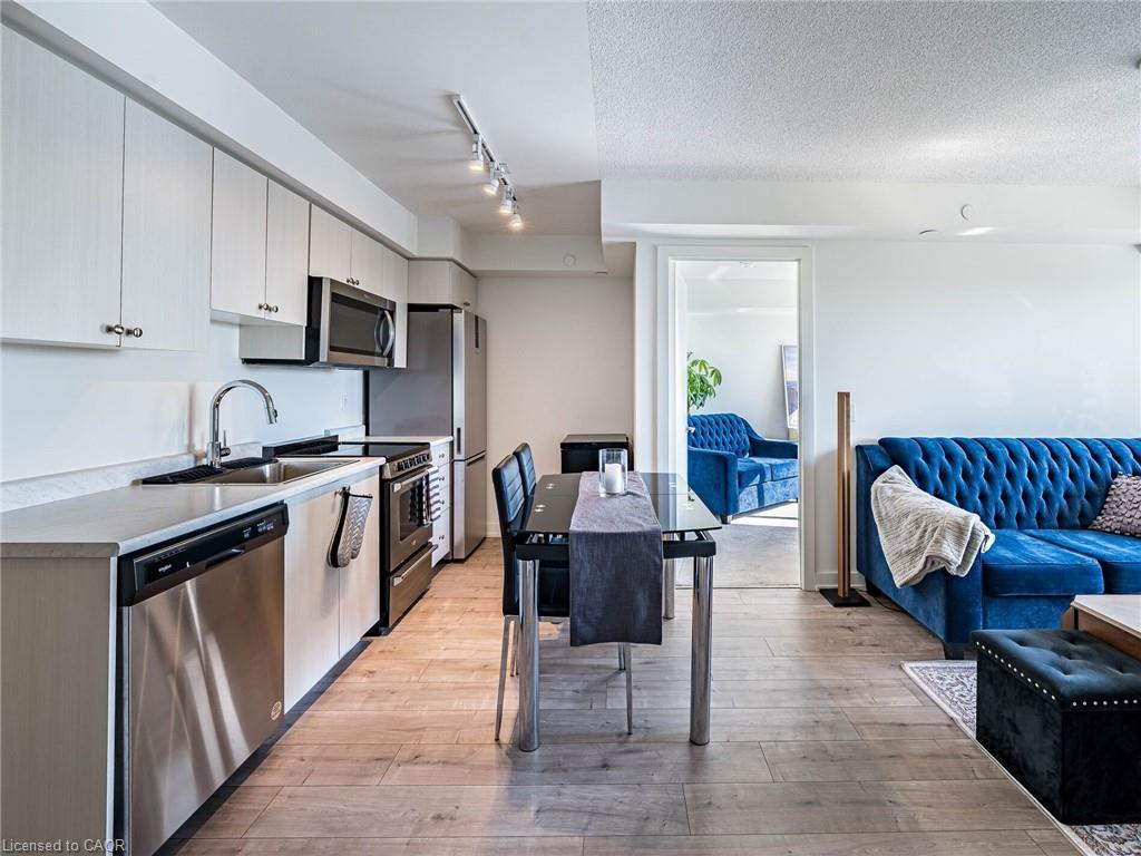 802-10 Wilby Crescent, Toronto, ON - Indoor Photo Showing Kitchen With Stainless Steel Kitchen