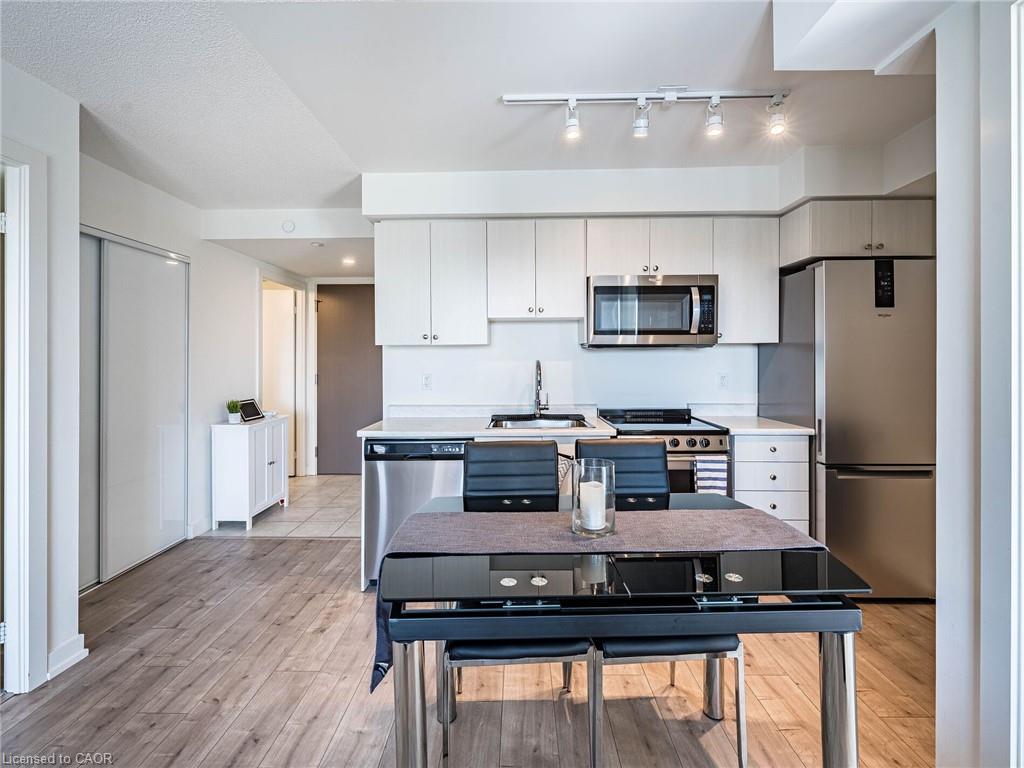 802-10 Wilby Crescent, Toronto, ON - Indoor Photo Showing Kitchen With Stainless Steel Kitchen