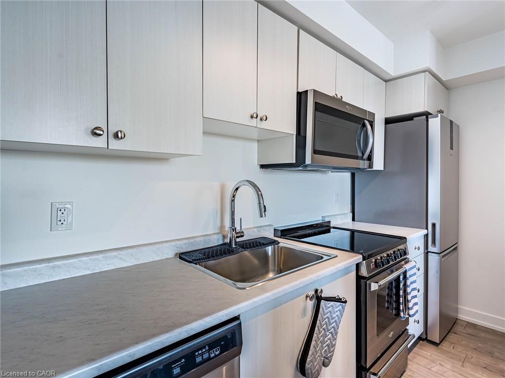802-10 Wilby Crescent, Toronto, ON - Indoor Photo Showing Kitchen With Stainless Steel Kitchen