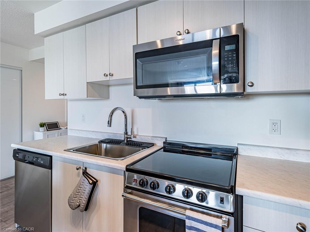 802-10 Wilby Crescent, Toronto, ON - Indoor Photo Showing Kitchen With Stainless Steel Kitchen