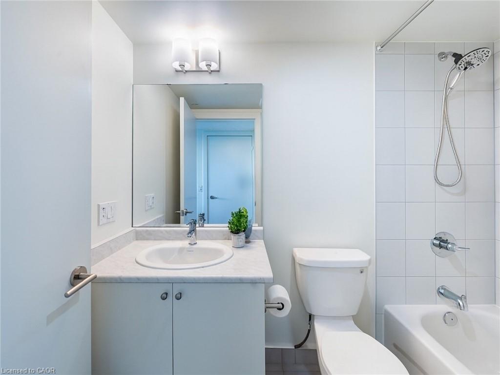 802-10 Wilby Crescent, Toronto, ON - Indoor Photo Showing Bathroom