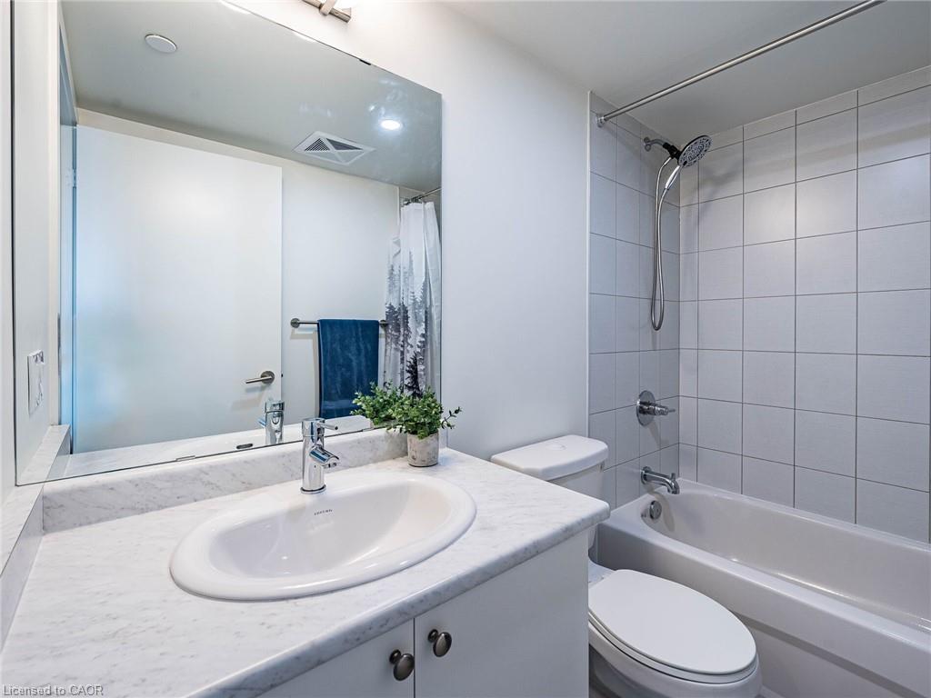 802-10 Wilby Crescent, Toronto, ON - Indoor Photo Showing Bathroom