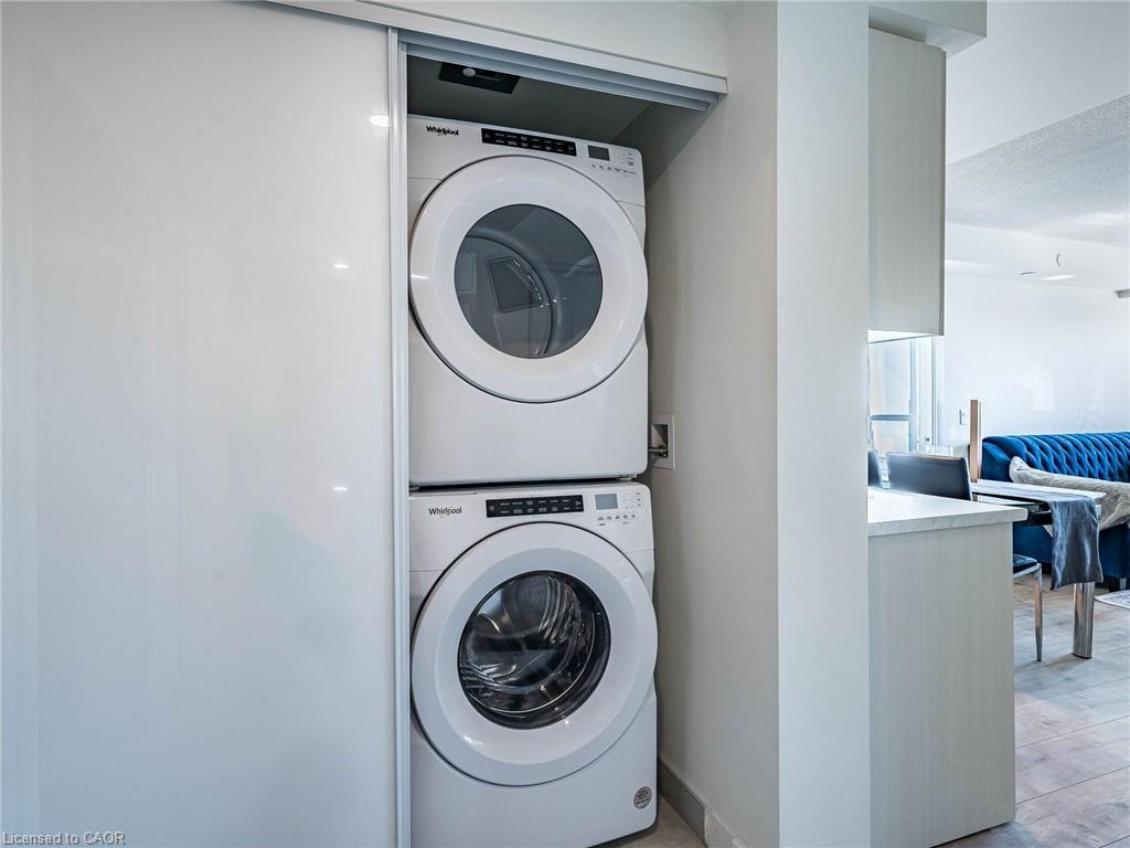 802-10 Wilby Crescent, Toronto, ON - Indoor Photo Showing Laundry Room