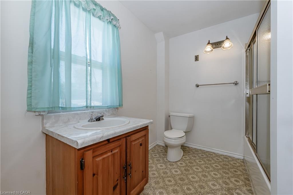 217 Mitchell Street, Port Colborne, ON - Indoor Photo Showing Bathroom