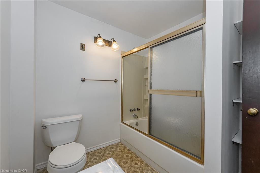 217 Mitchell Street, Port Colborne, ON - Indoor Photo Showing Bathroom