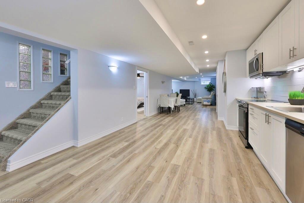 2304 Sovereign Street, Oakville, ON - Indoor Photo Showing Kitchen