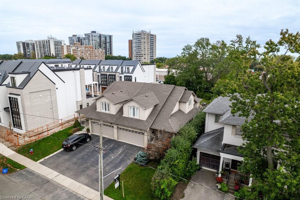 2304 Sovereign Street, Oakville, ON - Outdoor