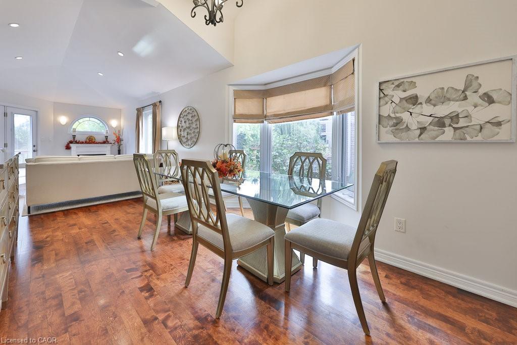 2304 Sovereign Street, Oakville, ON - Indoor Photo Showing Dining Room