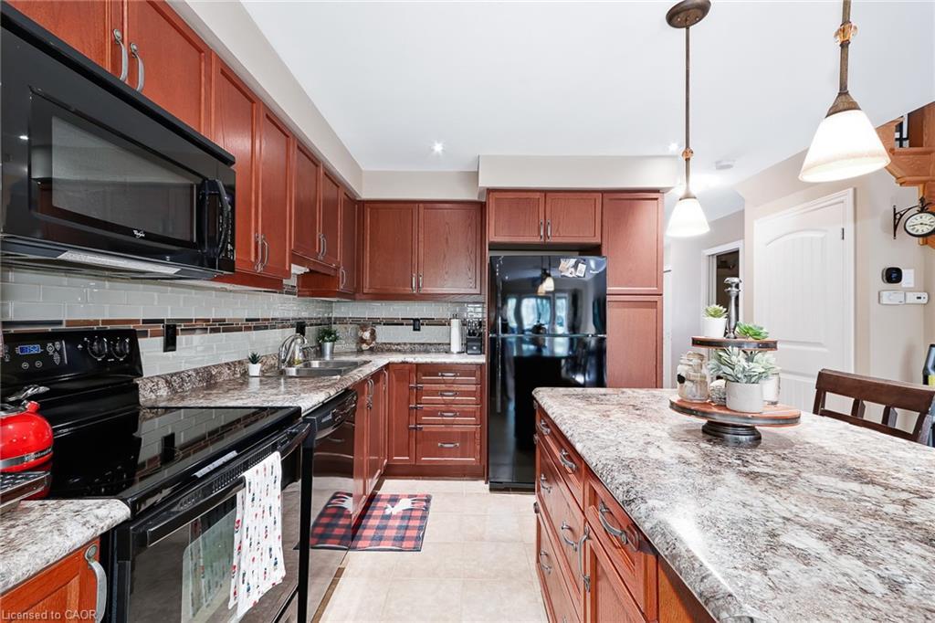 72 Silver Glen Boulevard, Collingwood, ON - Indoor Photo Showing Kitchen