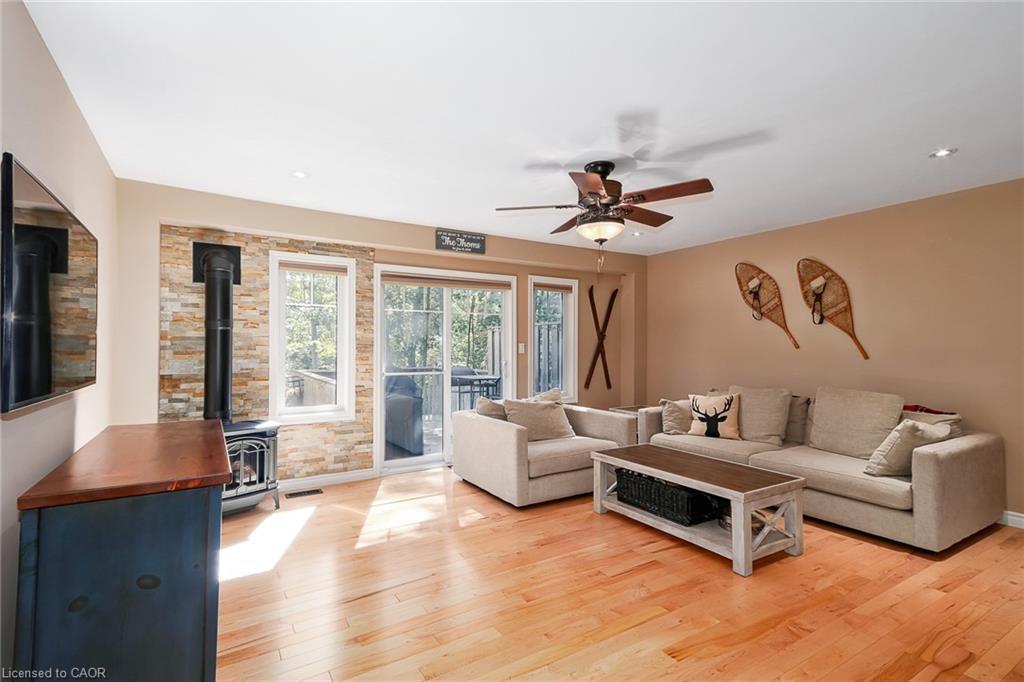 72 Silver Glen Boulevard, Collingwood, ON - Indoor Photo Showing Living Room