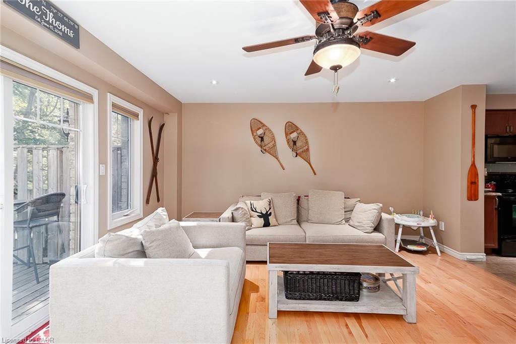 72 Silver Glen Boulevard, Collingwood, ON - Indoor Photo Showing Living Room