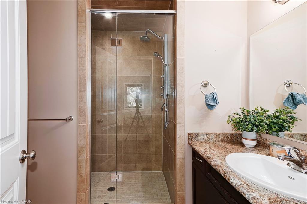 72 Silver Glen Boulevard, Collingwood, ON - Indoor Photo Showing Bathroom