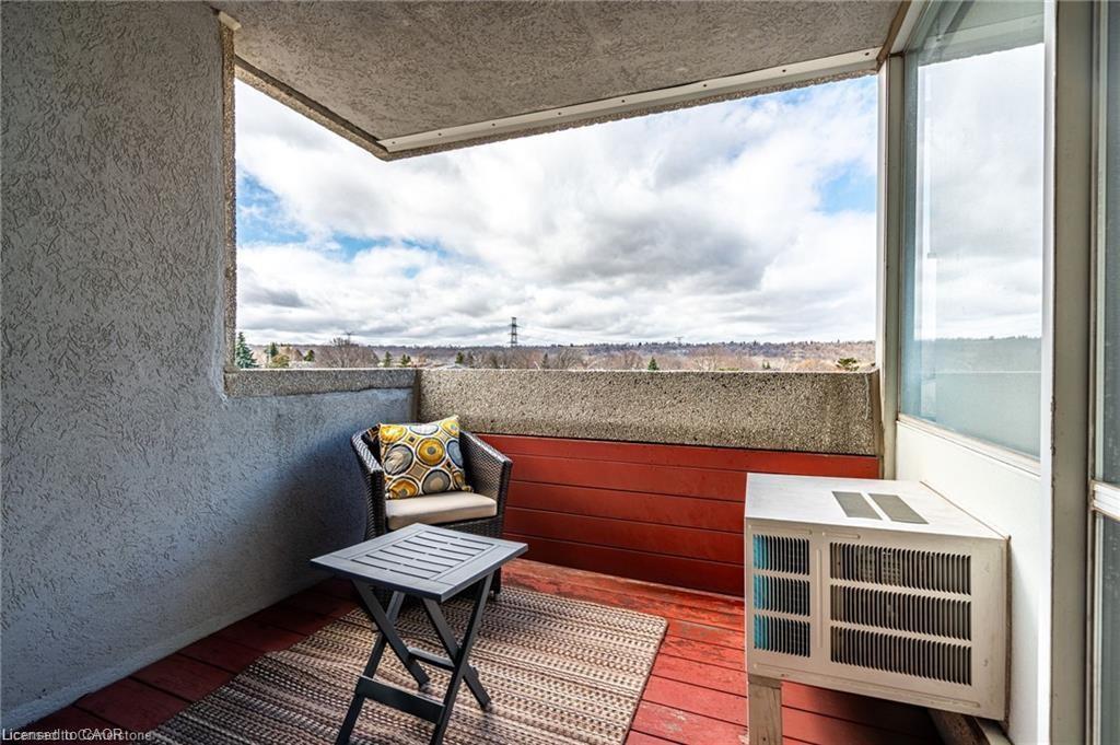 402-40 Harrisford Street, Hamilton, ON - With Exterior