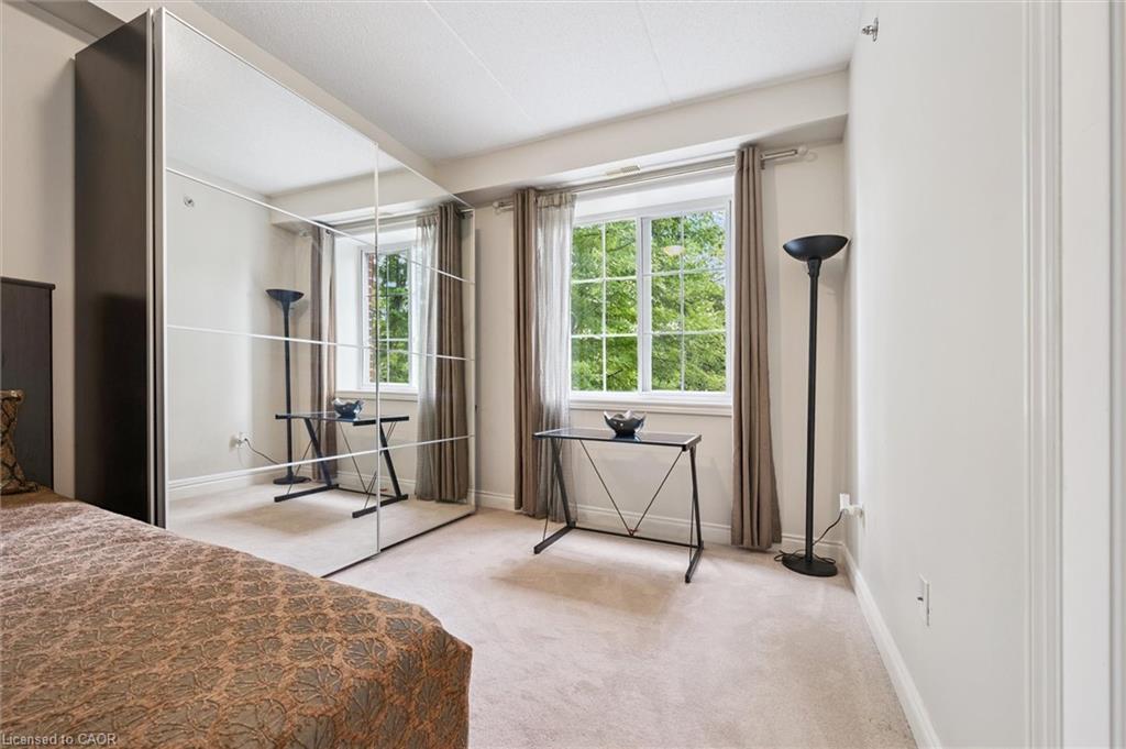 122-1440 Gordon Street, Guelph, ON - Indoor Photo Showing Bedroom