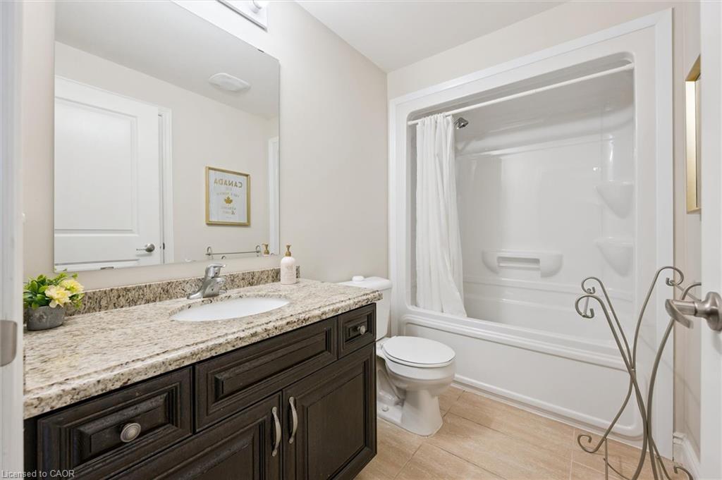 122-1440 Gordon Street, Guelph, ON - Indoor Photo Showing Bathroom