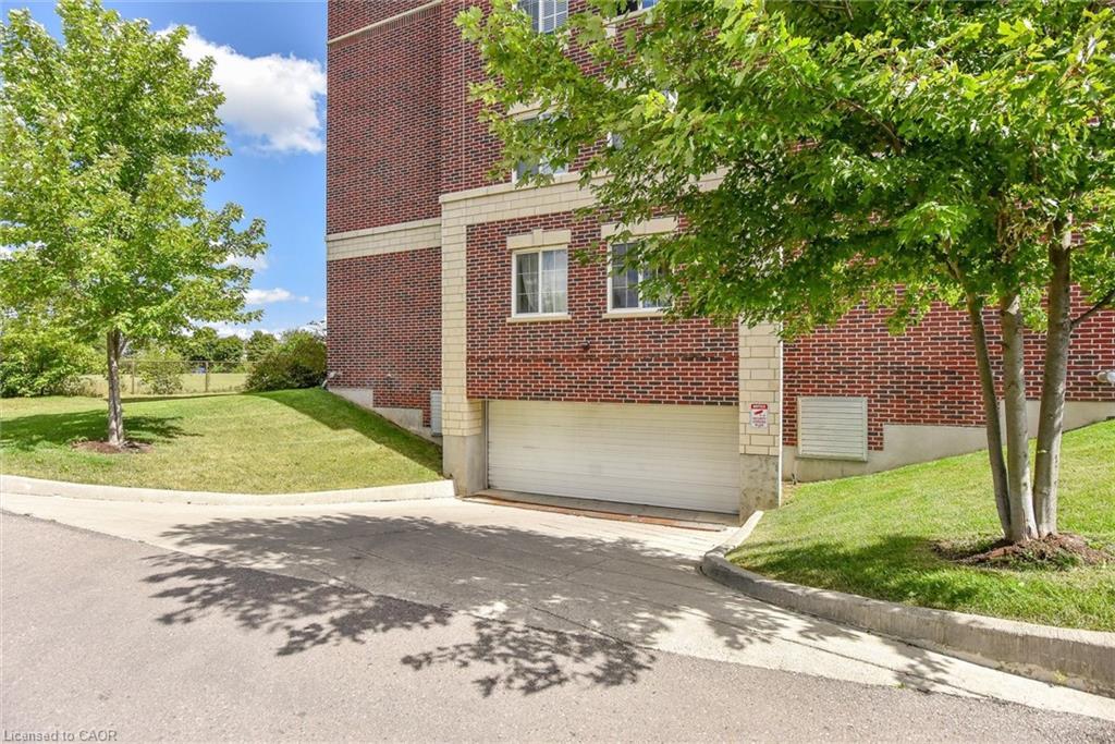 122-1440 Gordon Street, Guelph, ON - Outdoor
