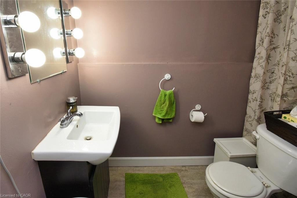302 Linden Drive, Cambridge, ON - Indoor Photo Showing Bathroom