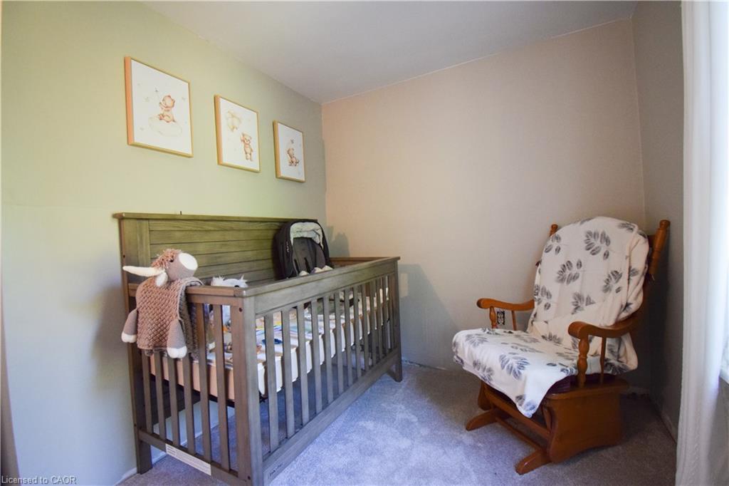 39 Young Street, Tillsonburg, ON - Indoor Photo Showing Bedroom