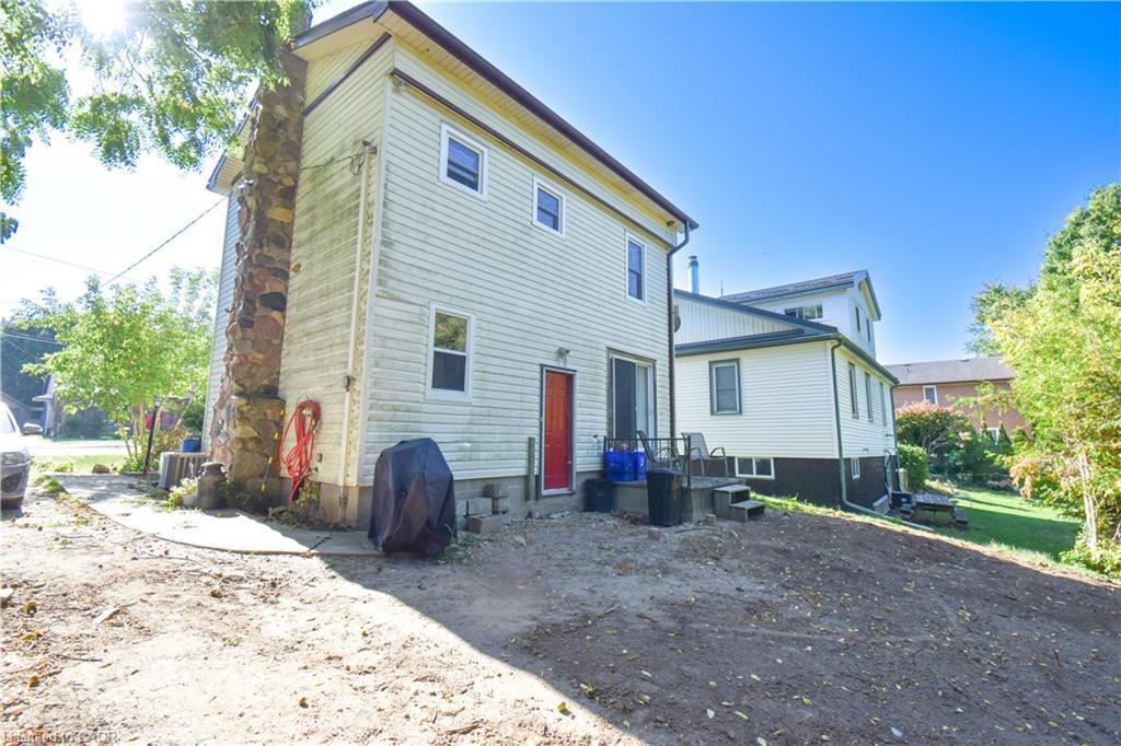 39 Young Street, Tillsonburg, ON - Outdoor With Exterior