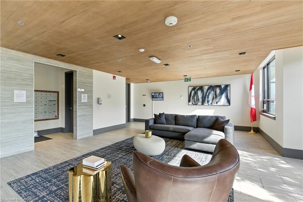 310-10 Esplanade Lane, Grimsby, ON - Indoor