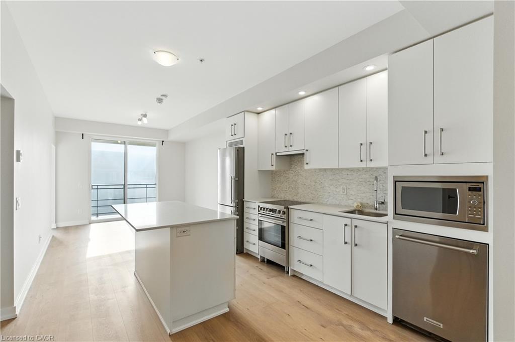 310-10 Esplanade Lane, Grimsby, ON - Indoor Photo Showing Kitchen